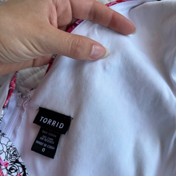 Torrid Skull and Floral Blouse peplum Tank Top Blouse Sleeveless Retro pinup - Picture 9 of 9